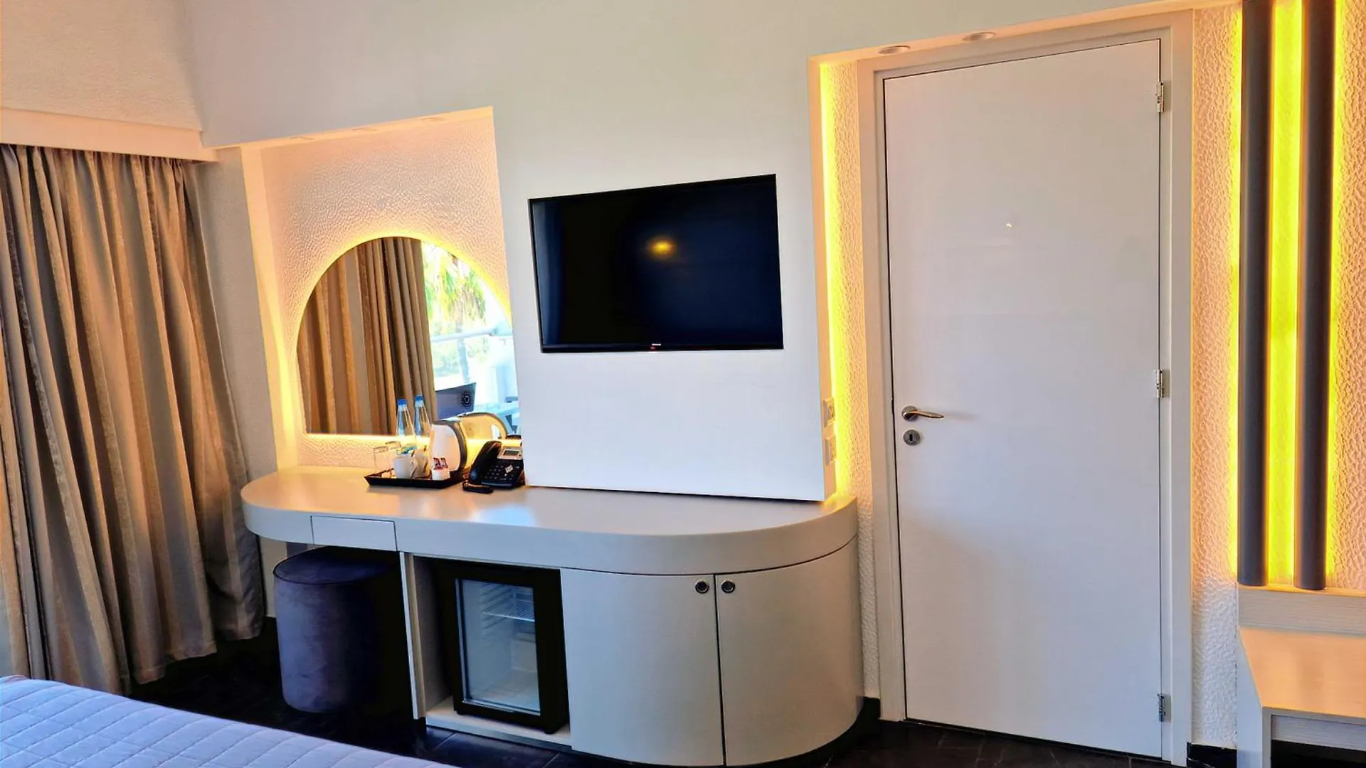 Sveltos Hotel Larnaca 3*,