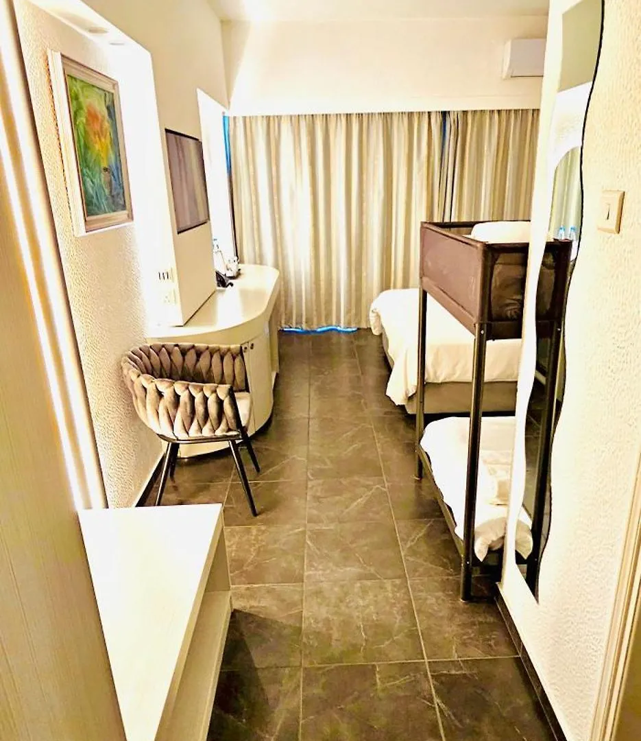 Sveltos Hotel Larnaca 3*,