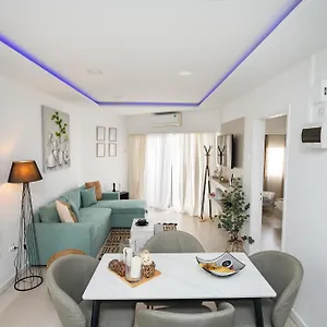 Lazuli & Pool 501 Apartament