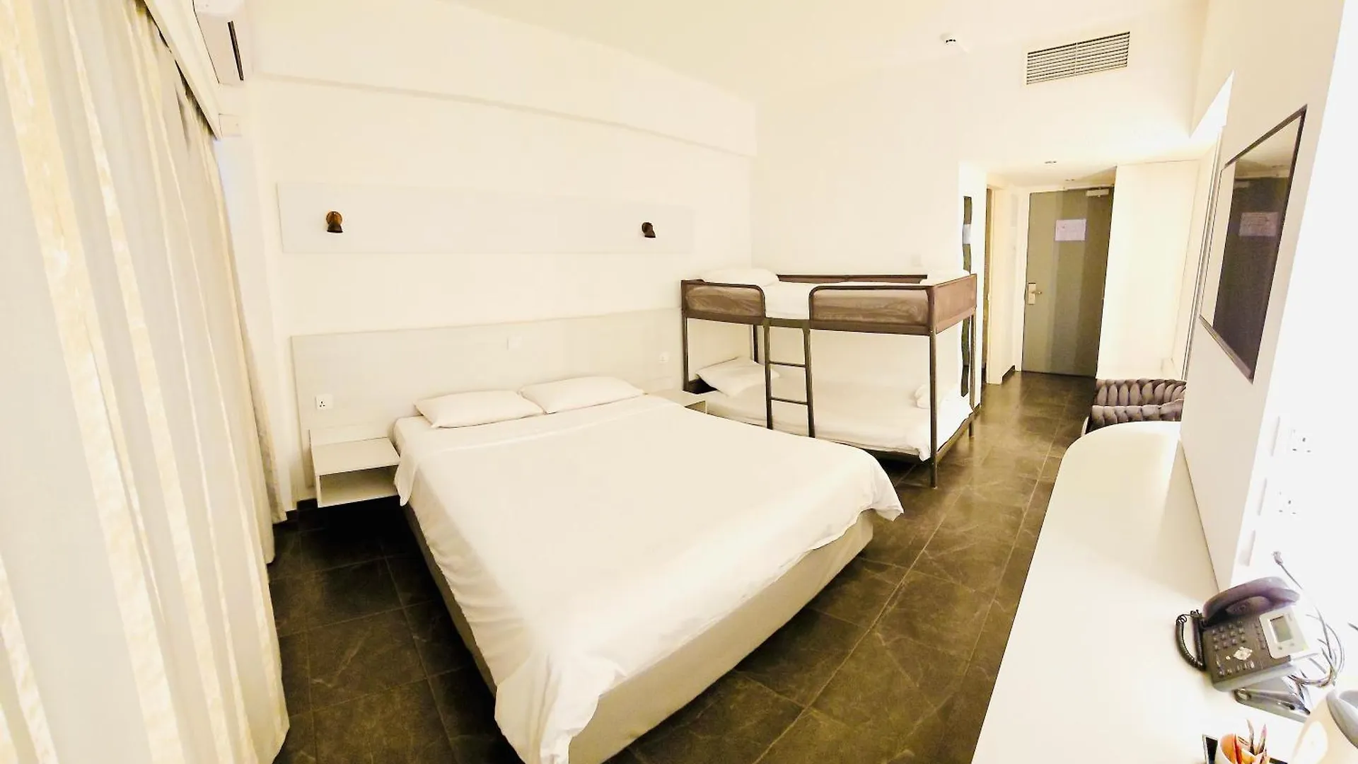 Sveltos Hotel Ларнака